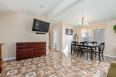 05 - Living Room