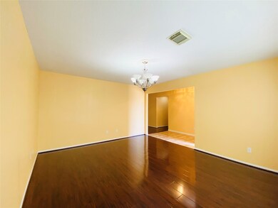 7714 Cloverlake Ct, Houston, TX 77040 - photo 3