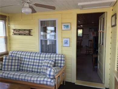 Three season sun porch