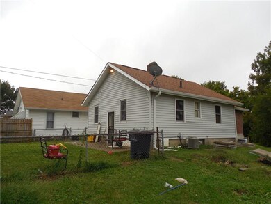 215 S 2nd Ave, Beech Grove, IN 46107 - photo 5