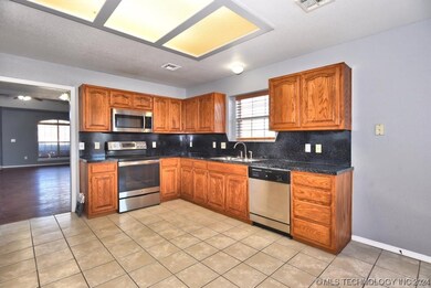 11703 S Fir Ave, Jenks, OK 74037 - photo 7