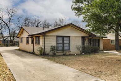 1107 Davis St, Cleburne, TX 76033 - photo 4