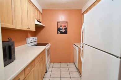 180 Main St unit B36, Bridgewater, MA 02324 - photo 6