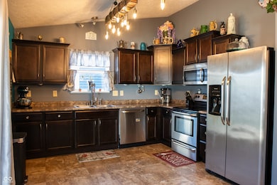 2425 Bristol Dr, Franklin, IN 46131 - photo 3