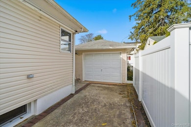 1040 Brookside Ave, Uniondale, NY 11553 - photo 4