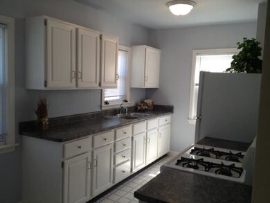 1626 W 34th St, Davenport, IA 52806 - photo 4