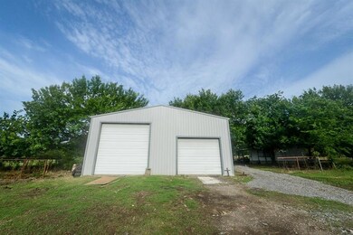 1918 Flowing Wells Rd, Pottsboro, TX 75076 - photo 2