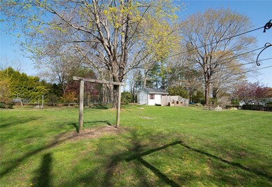 29 Stuart St, Westerly, RI 02891 - photo 4