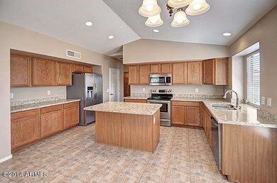 2132 Kempton_3937kitch
