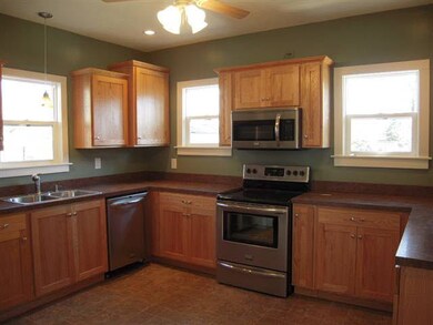 120 N Vine St, Elkhart, IN 46514 - photo 2