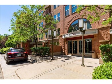 Entry to building is off of private driveway, not 