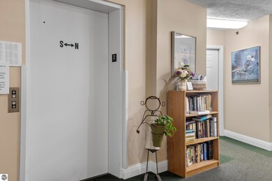 12047 S Elk Run unit N207, Traverse City, MI 49684 - photo 5