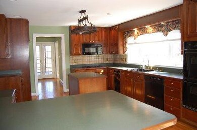 2090 Carpenter Pike, Versailles, KY 40383 - photo 3