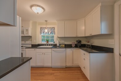 121 Thacher St, Milton, MA 02186 - photo 4