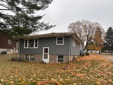 725 Jefferson St, Platteville, WI 53818 - photo 3