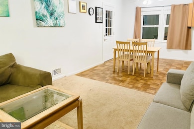 8826 Jandell Rd, Lorton, VA 22079 - photo 5