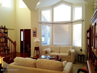 Living Room vaulted ceilings