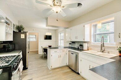 307 Coke Ln, Alvin, TX 77511 - photo 2