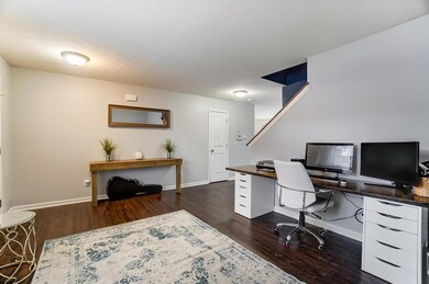 4530 Trickle Creek Ln, Columbus, OH 43228 - photo 3