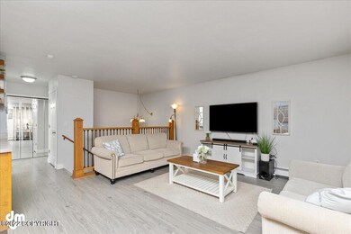 06-Living Room 20220801-DW-1035