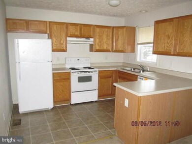 1108 Settlers Landing Dr #5, Tappahannock, VA 22560 - photo 4