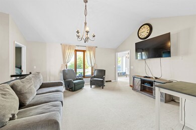 726 Dustin Rd, Salina, KS 67401 - photo 3