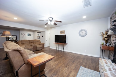 1205 Red Oak St, Ennis, TX 75119 - photo 5