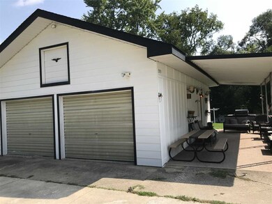 705 E Gilmore St, Angola, IN 46703 - photo 2