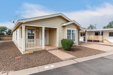 201 S Greenfield Rd unit 17, Mesa, AZ 85206 - photo 2