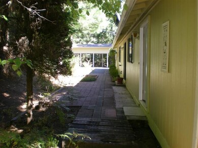 213 Hawksdale Dr, Grants Pass, OR 97526 - photo 5