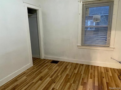 2939 Dearing St, HamtraMcK, MI 48212 - photo 5