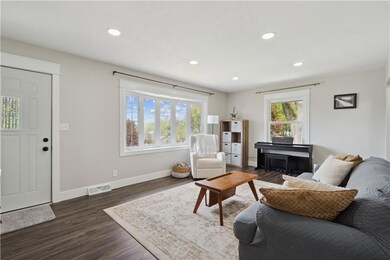 2749 Hubbell Ave, Des Moines, IA 50317 - photo 4