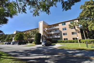 4301 Martinique Cir unit K1, Coconut Creek, FL 33066 - photo 2
