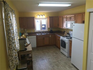 903 E Benton St, Wapakoneta, OH 45895 - photo 5