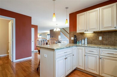 20 Silvercup Cir unit 20, West Warwick, RI 02893 - photo 6