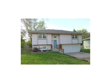 605 W King St, Spring Hill, KS 66083 - photo 2