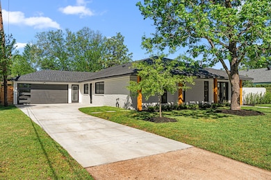 A stunning mix of high-end materials creates an ex