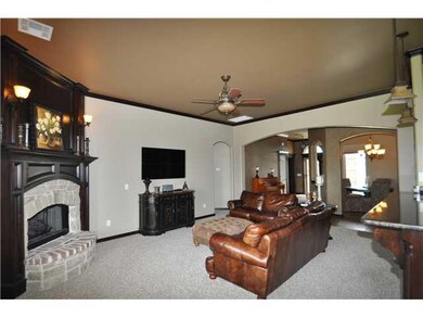 2805 SE 5th St, Moore, OK 73160 - photo 2