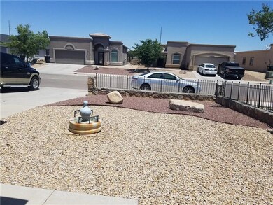 14320 Desert Sky Dr, Horizon City, TX 79928 - photo 3