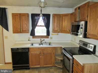 409 E Rosebud Rd, Myerstown, PA 17067 - photo 5