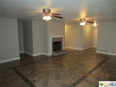 2304 Breezeway Ln, Temple, TX 76502 - photo 6