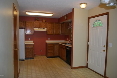 1644 Diamond Ct NE, Grand Rapids, MI 49505 - photo 2