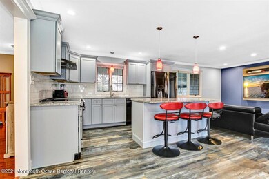 17 Livingston Ln, Manalapan, NJ 07726 - photo 2