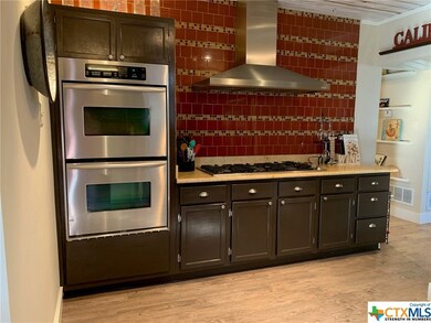 1012 N San Marcos St, Seguin, TX 78155 - photo 6