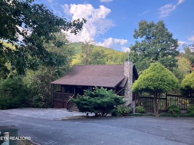 719 Golden Eagle Way, Pigeon Forge, TN 37863 - photo 4