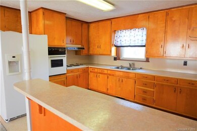 317 Nixon Rd, Statesville, NC 28625 - photo 5