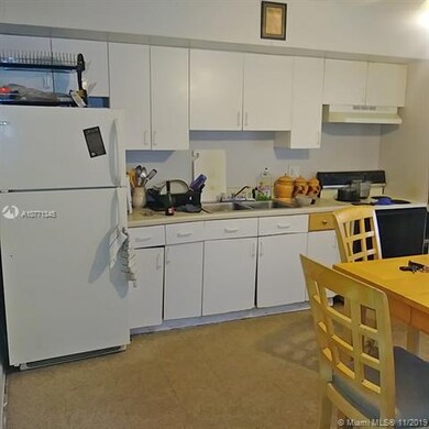 409 SW 8th St, Hallandale Beach, FL 33009 - photo 4