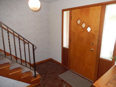 5258 Butternut Ct W, Columbus, OH 43229 - photo 5