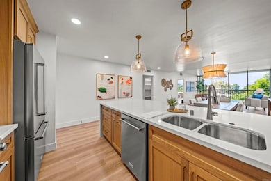 Shore Tower unit 305, La Jolla, CA 92037 - photo 4