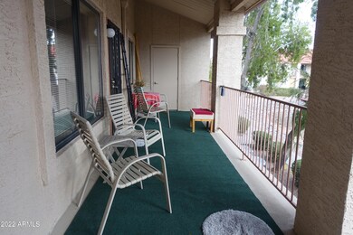 Covered Patio with Views!